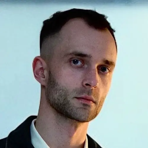 Обкладинка пісні «Не свята» - Artem Priz