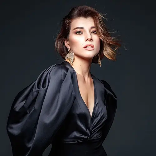 YULIYA RÓZNEN